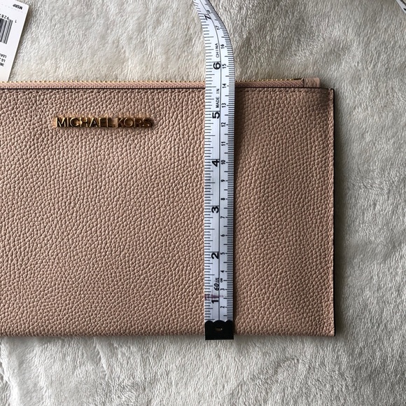 MICHAEL KORS Clutch Wristlet - Picture 8 of 8